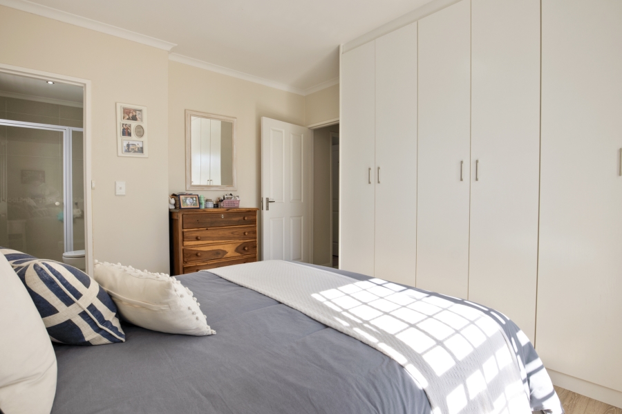 3 Bedroom Property for Sale in Sunningdale Western Cape